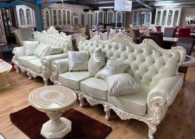 Italian Furniture Living Room Settee with Coffee Table